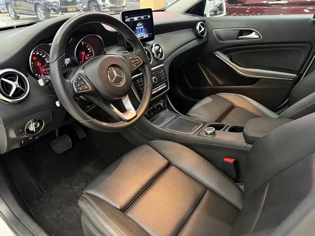 Mercedes-Benz GLA — миниатюра 17