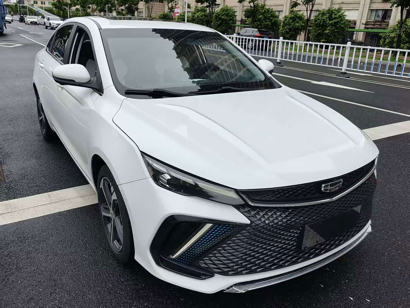 Geely Emgrand L 1.4 л 2022 г. Белый, пробег 40000 км