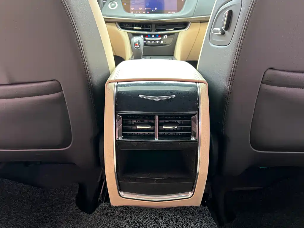 Cadillac CT6 — миниатюра 4