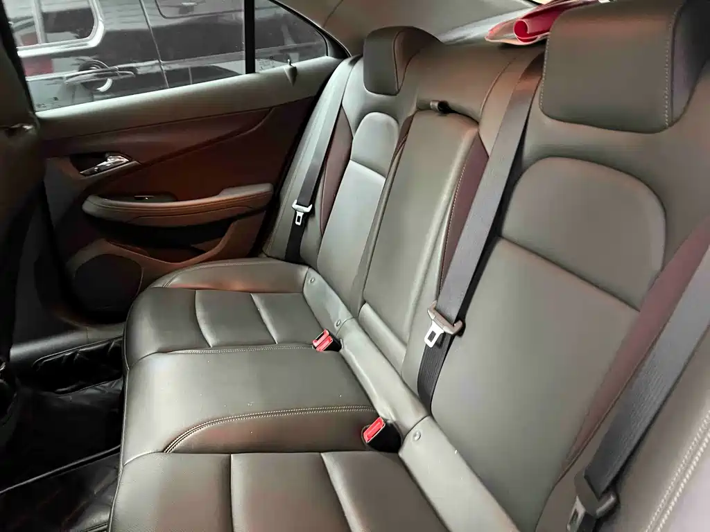 Chevrolet Malibu — миниатюра 6