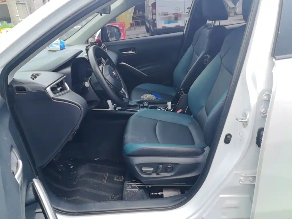 Toyota Corolla Cross — миниатюра 16