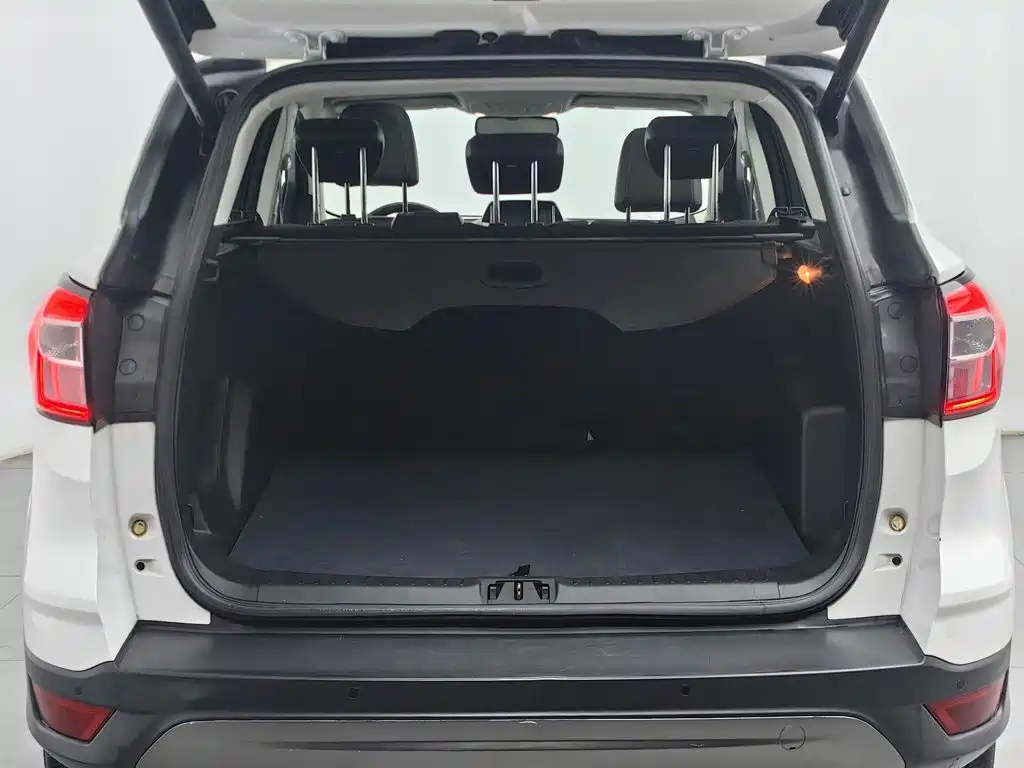 Ford Kuga — миниатюра 16