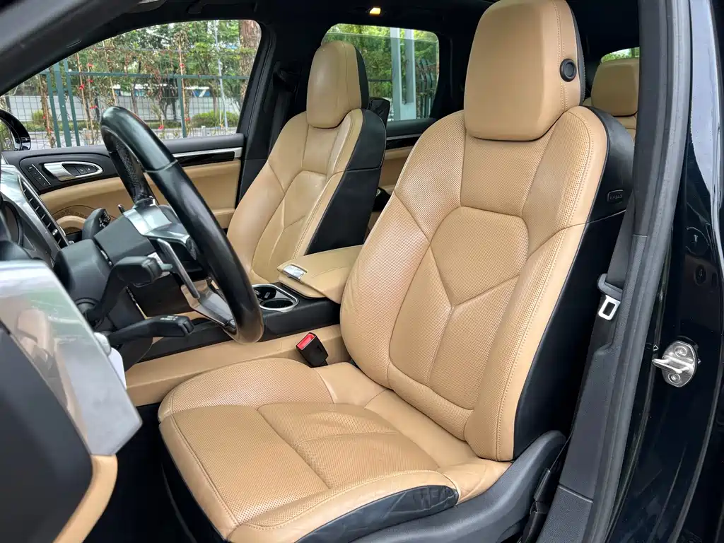 Porsche Cayenne — миниатюра 24