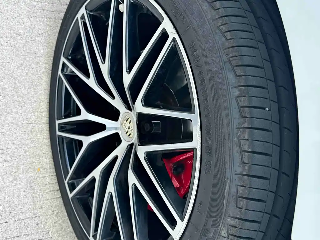 Porsche Macan — миниатюра 10