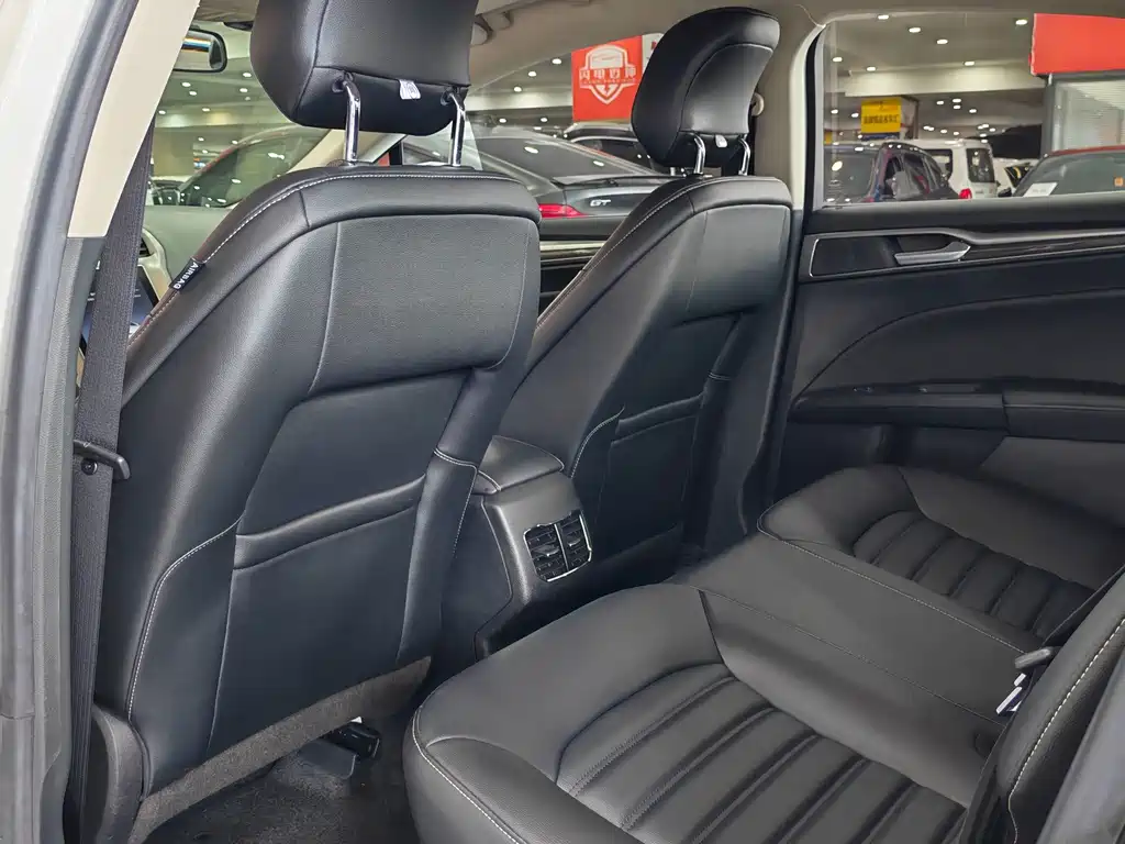 Ford Mondeo — миниатюра 5