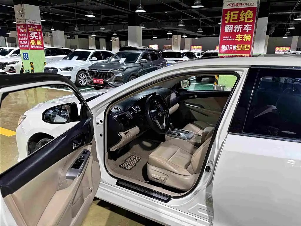 Toyota Camry — миниатюра 4