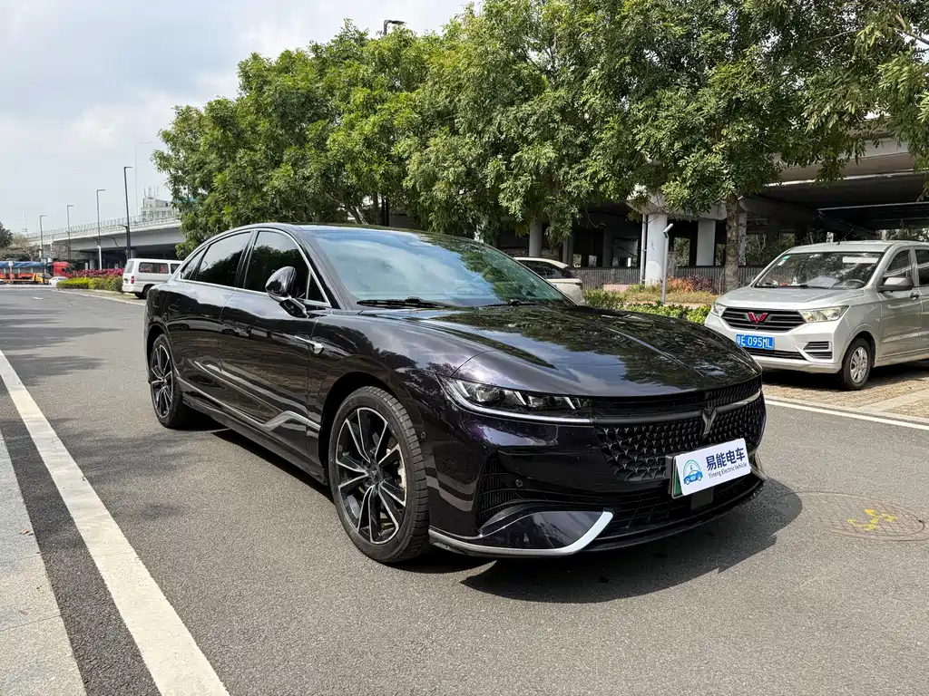 VOYAH LANTU CHASING LIGHT