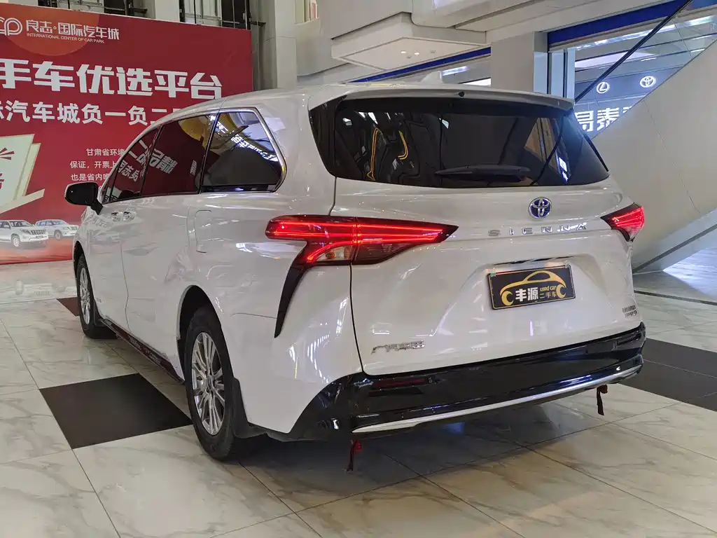 Toyota Sienna — миниатюра 26