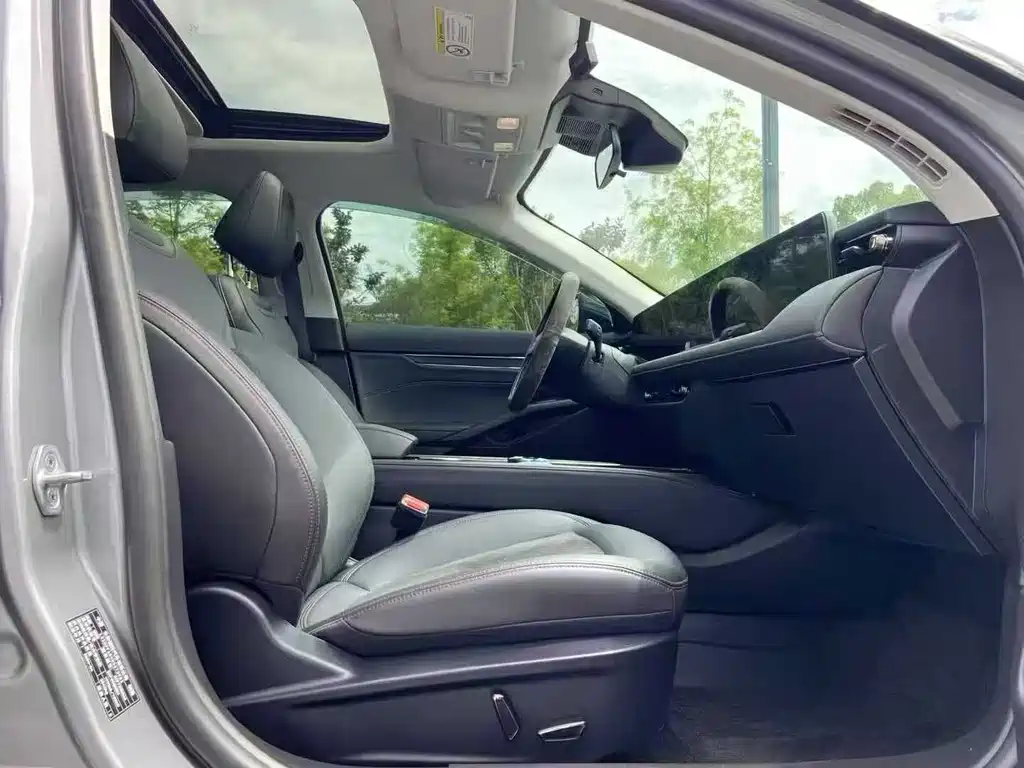 Ford Mondeo — миниатюра 7