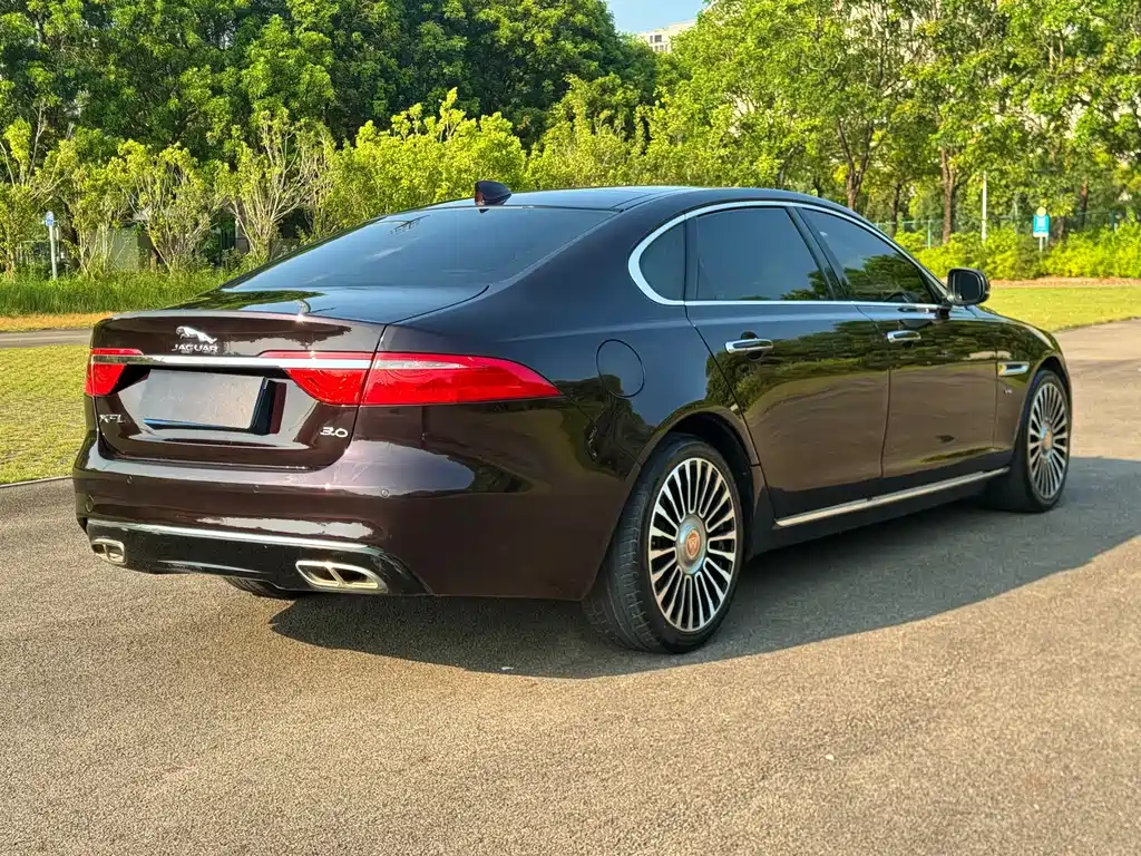 Jaguar XFL — миниатюра 9