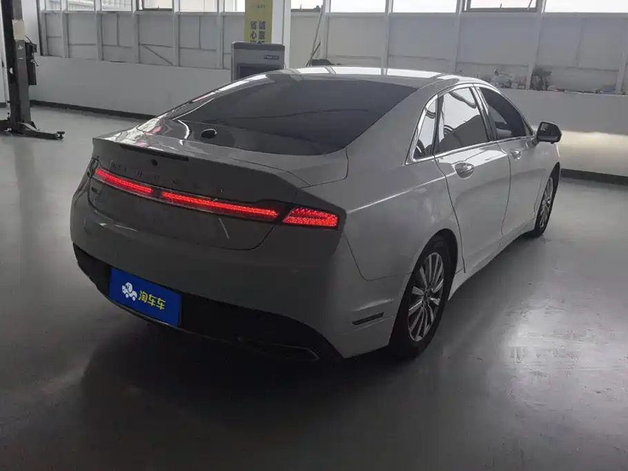 Lincoln MKZ — миниатюра 3
