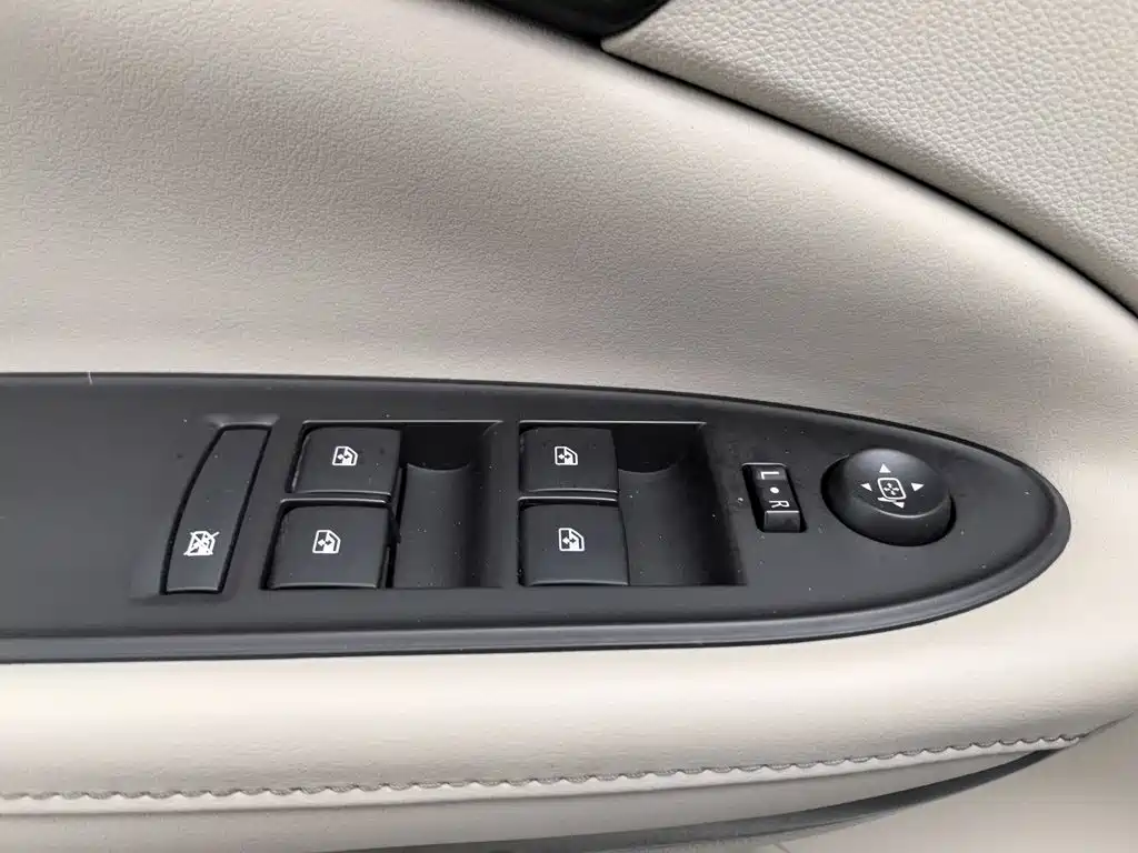 Buick Verano — миниатюра 9