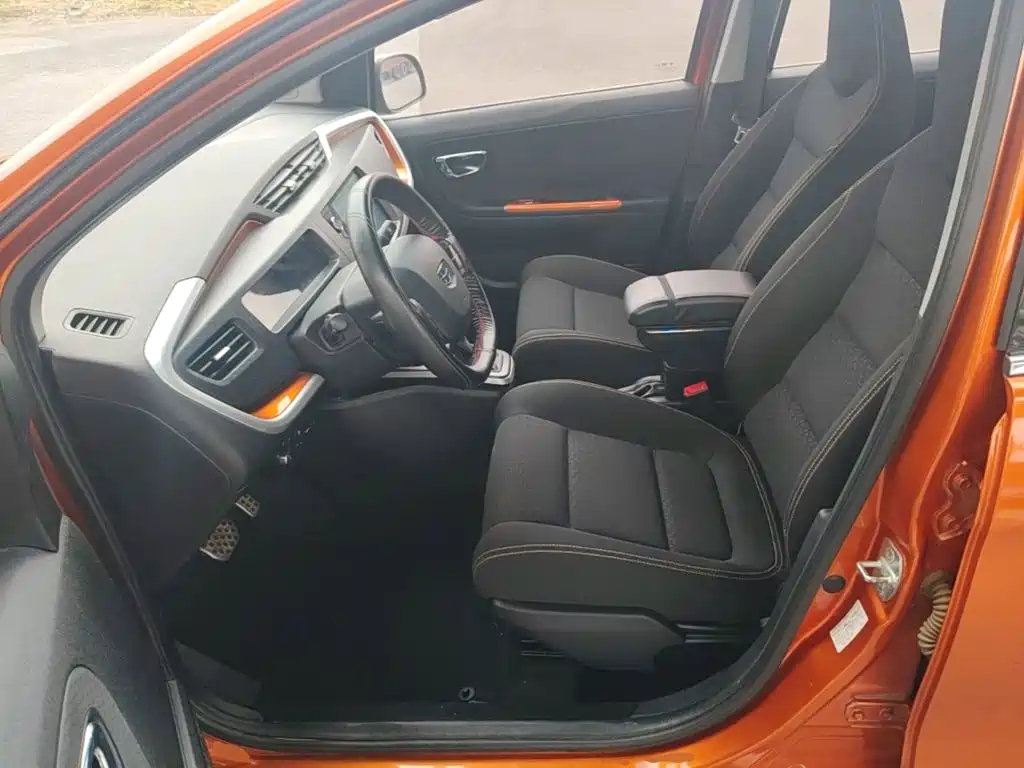 Geely Vision X1 — миниатюра 15