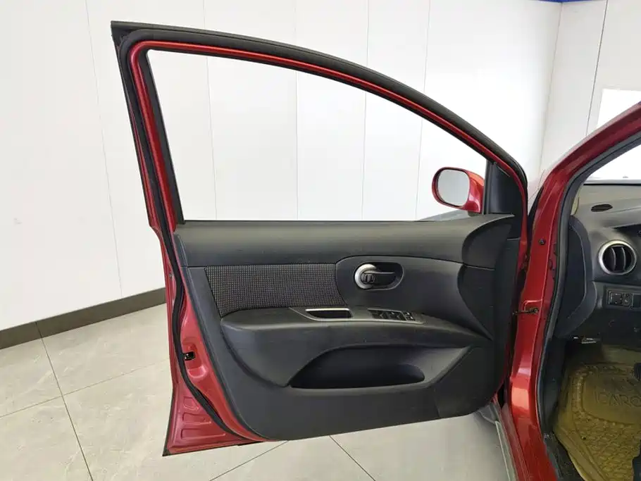 Nissan Livina — миниатюра 7