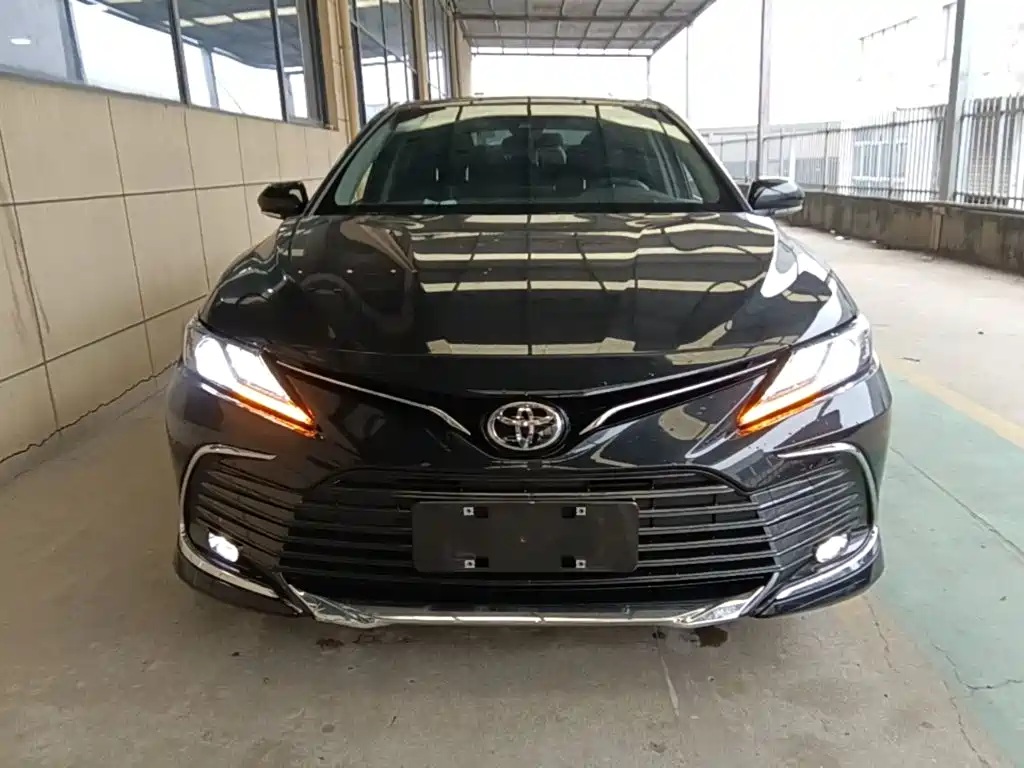 Toyota Camry — миниатюра 3