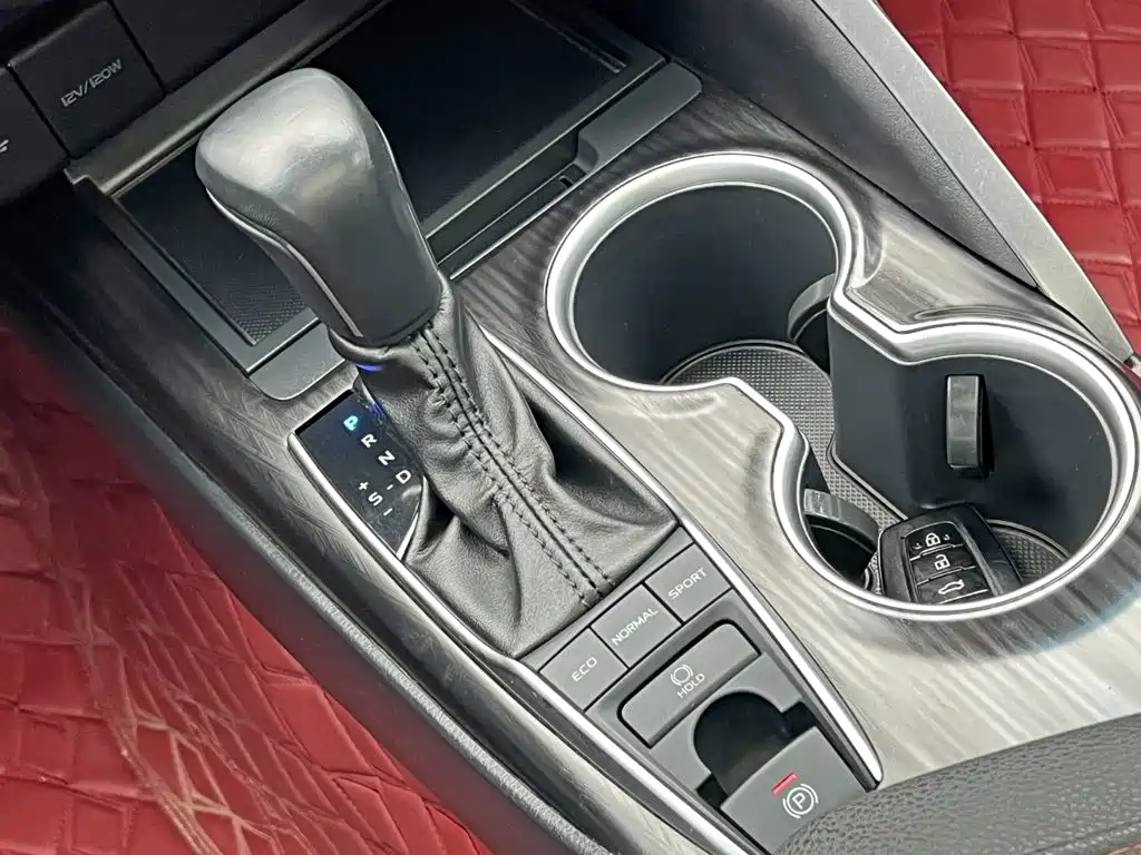 Toyota Camry — миниатюра 24