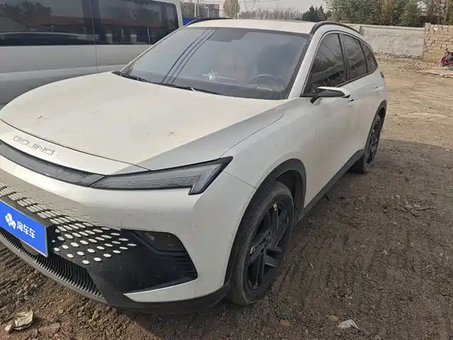 BAIC RUBIK'S CUBE 2024