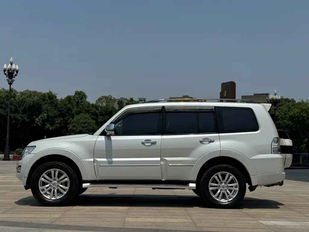 Mitsubishi V97 2020 3.8L AT