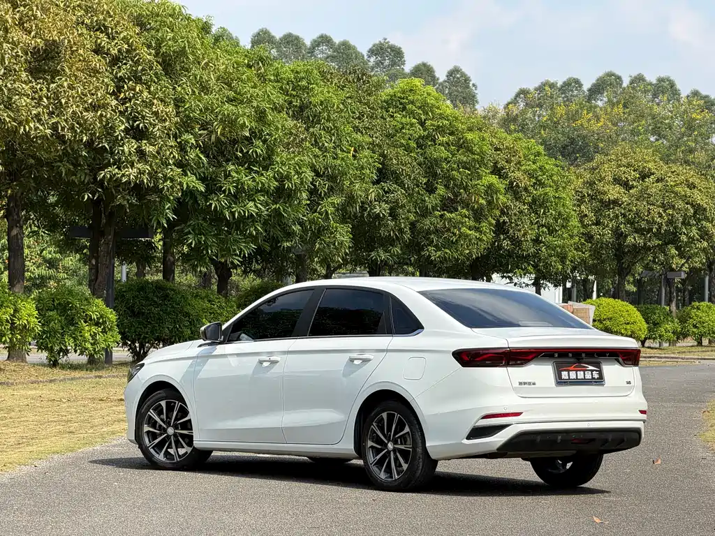 Geely Emgrand — миниатюра 5
