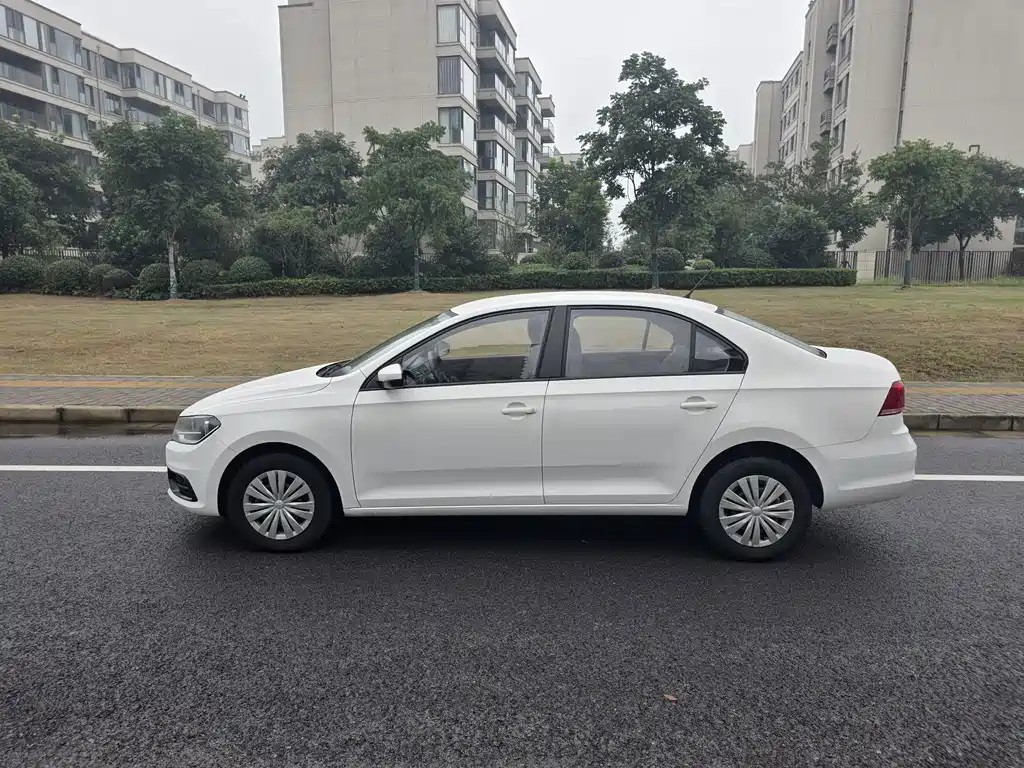 Volkswagen Santana — миниатюра 3
