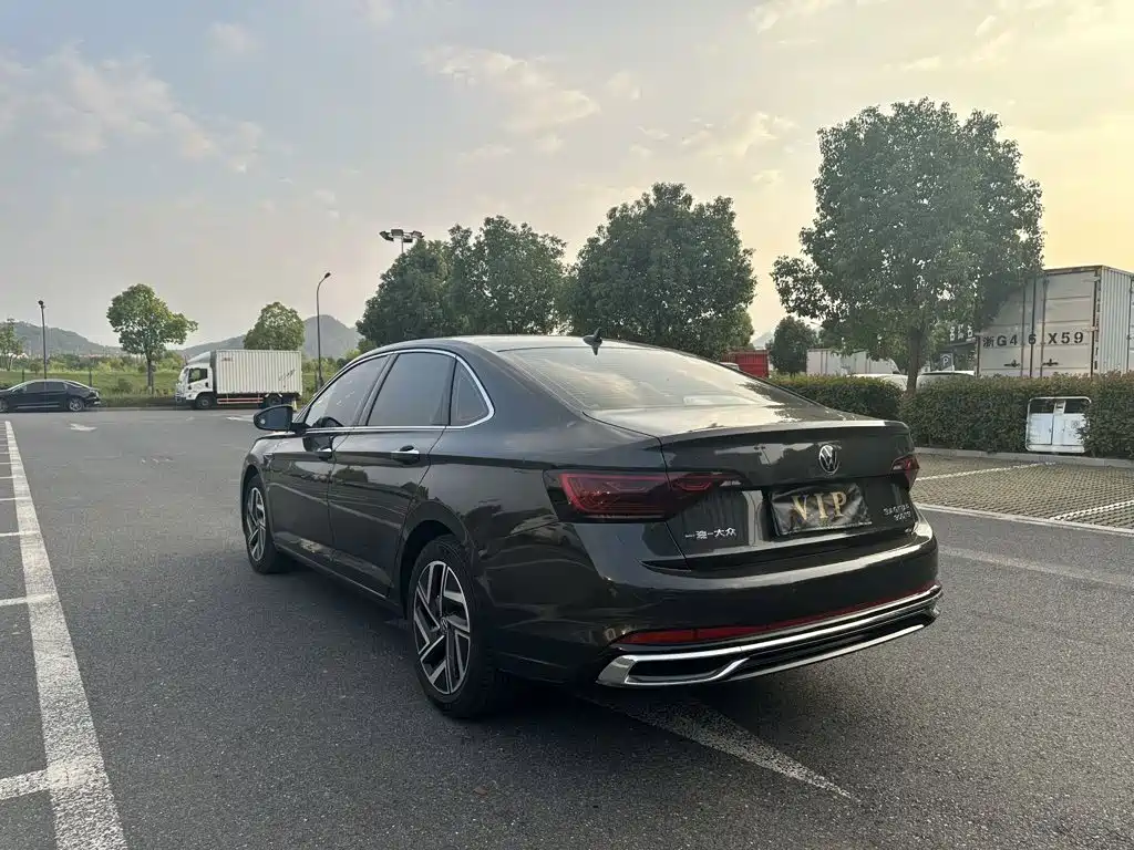 Volkswagen Sagitar — миниатюра 7