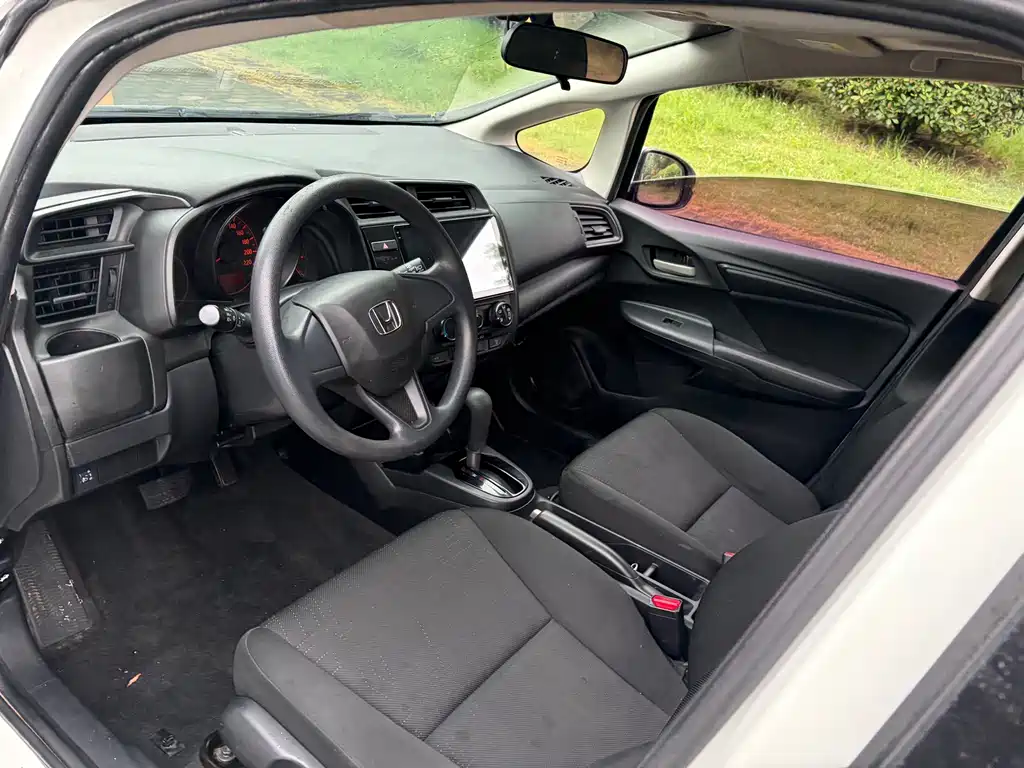 Honda Fit — миниатюра 8
