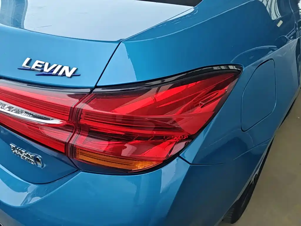 Toyota Levin Twin Engine E+ — миниатюра 8