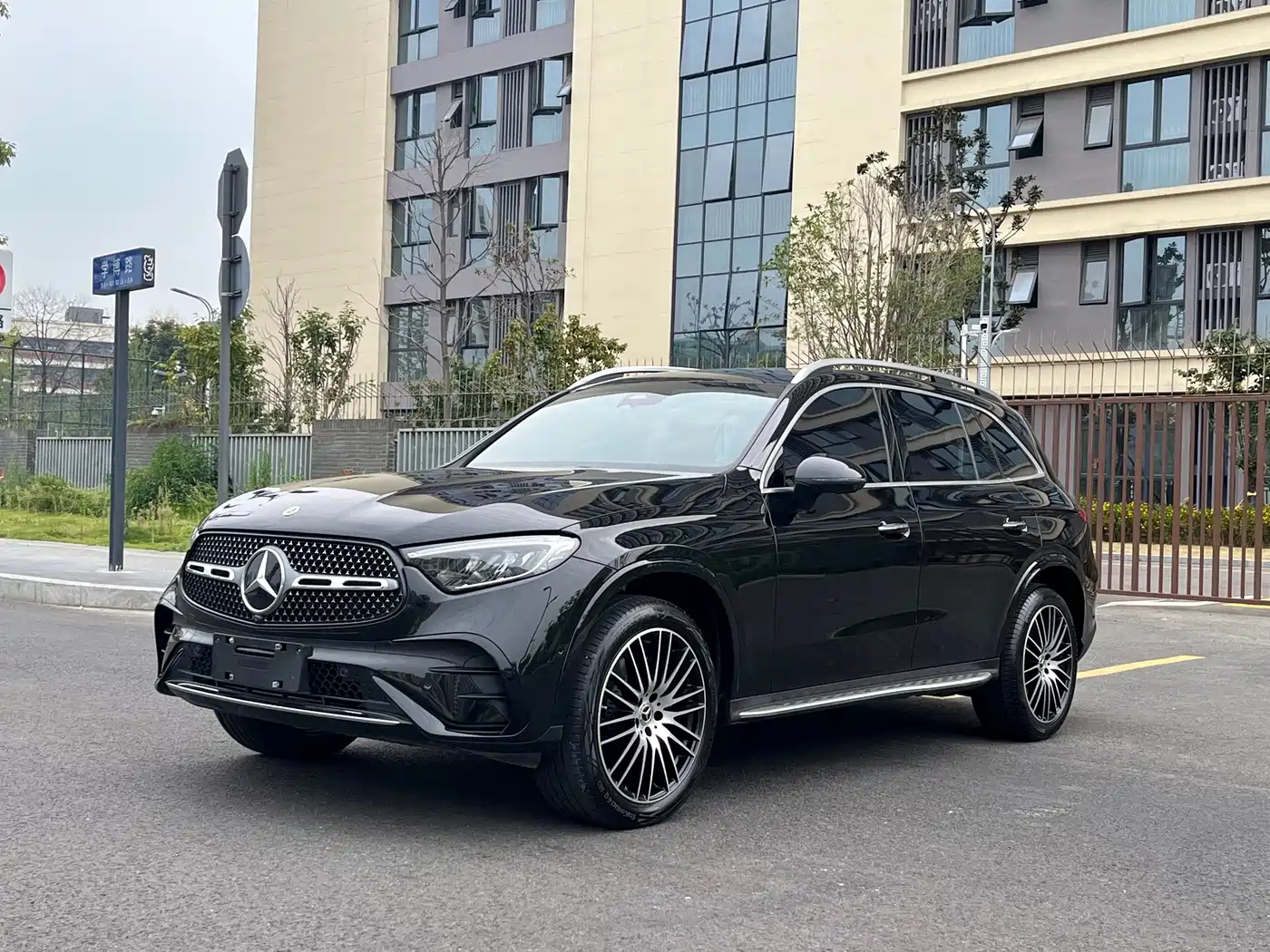 奔驰GLC 2023款 GLC 300 L 4MATIC 动感型 5座 2023