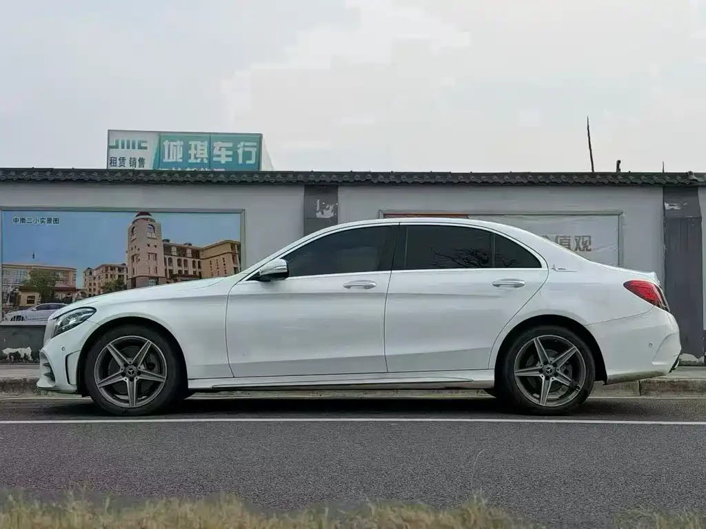 Mercedes-Benz C-Class — миниатюра 8