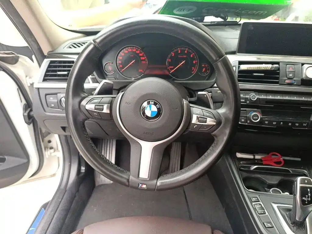 BMW 3 Series — миниатюра 11