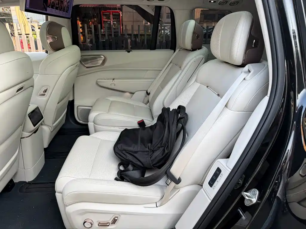 Lynk & Co 900 — миниатюра 12