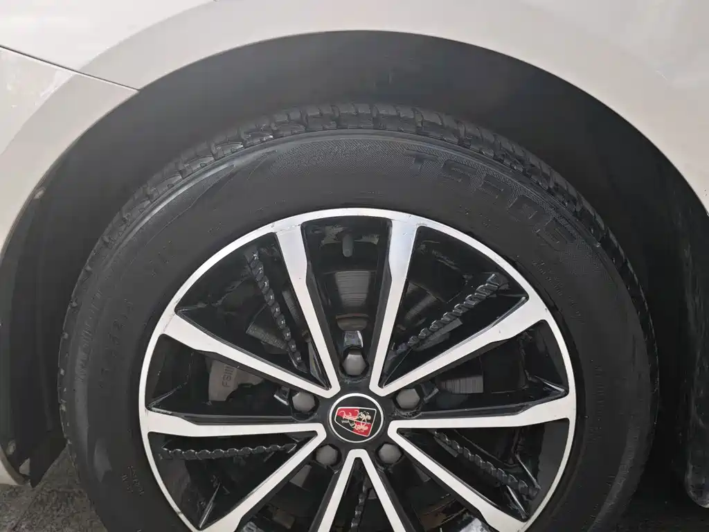 Roewe i5 — миниатюра 14