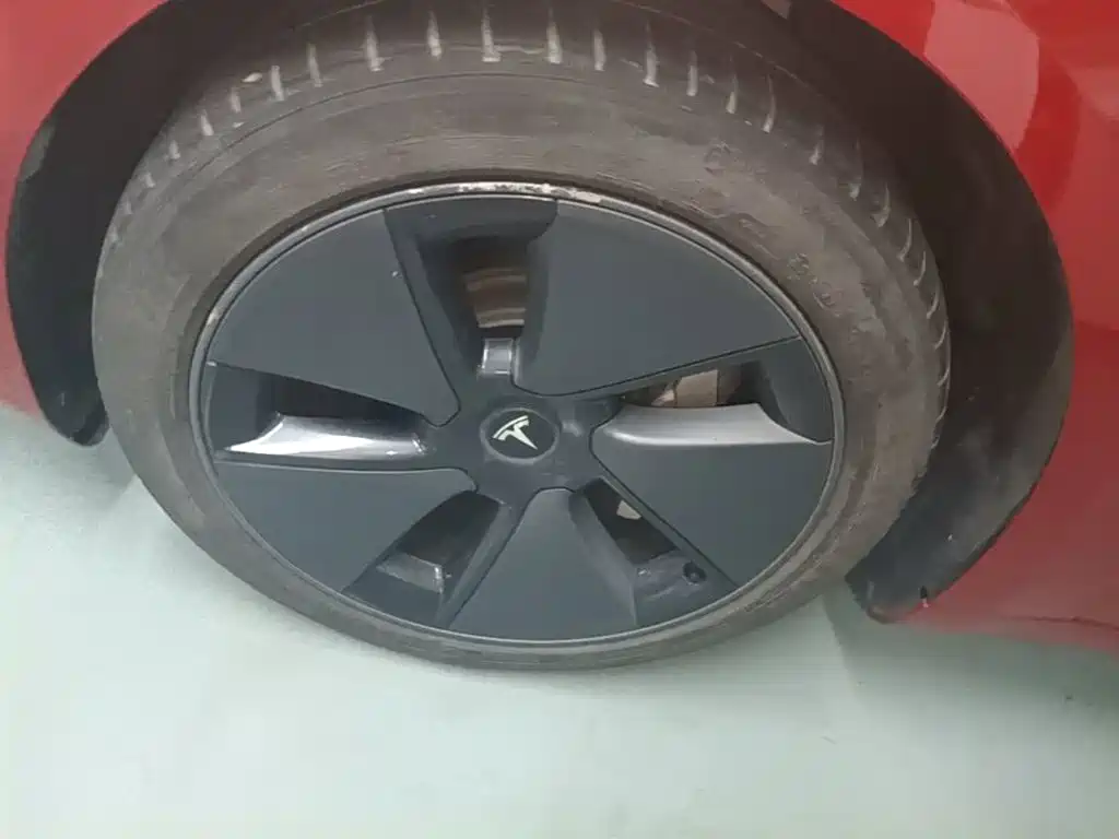 Tesla Model 3 — миниатюра 25