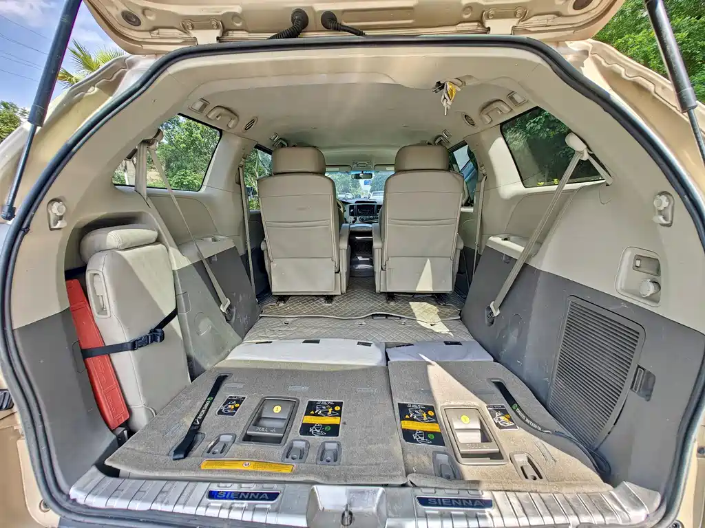 Toyota Sienna 2011 Sienna 2.7L