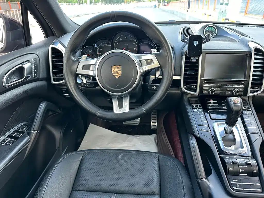 Porsche Cayenne 2014 Cayenne Platinum Edition 3.0T