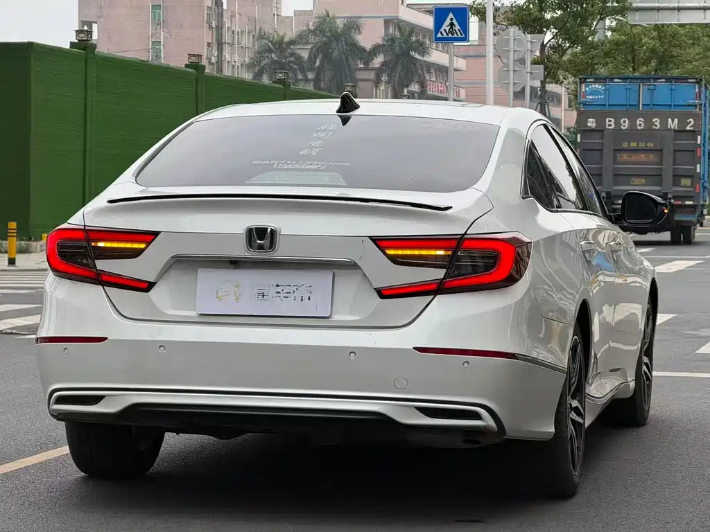 Honda Accord — миниатюра 10