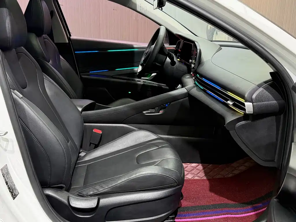 Hyundai Elantra — миниатюра 15