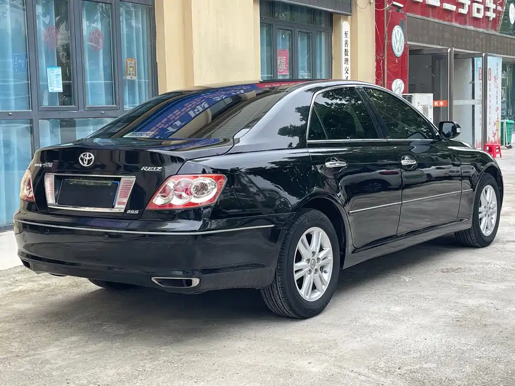 Toyota Reiz — миниатюра 4