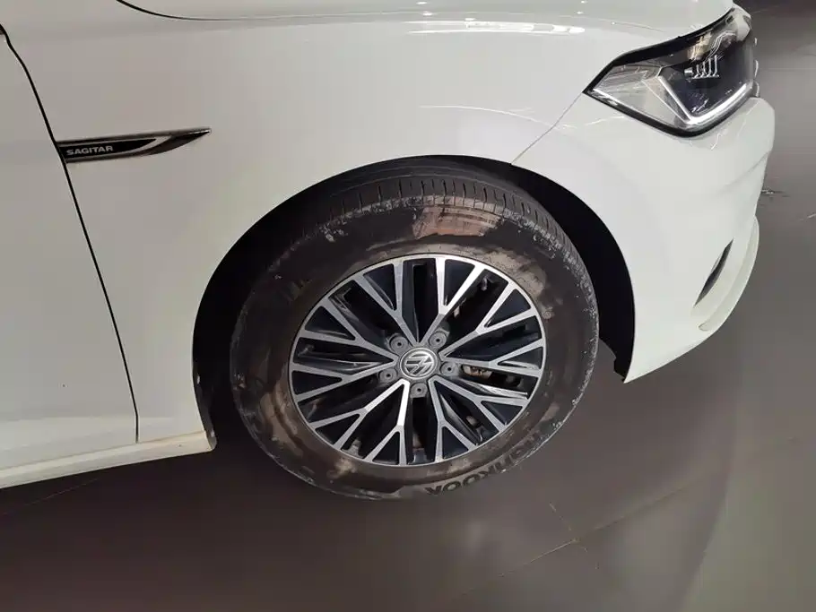 Volkswagen Sagitar — миниатюра 6