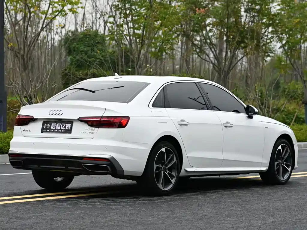 Audi A4L 2022 — фото 18