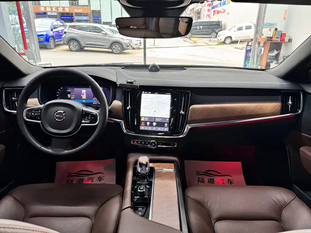 Volvo S90 2024 B5 Luxury