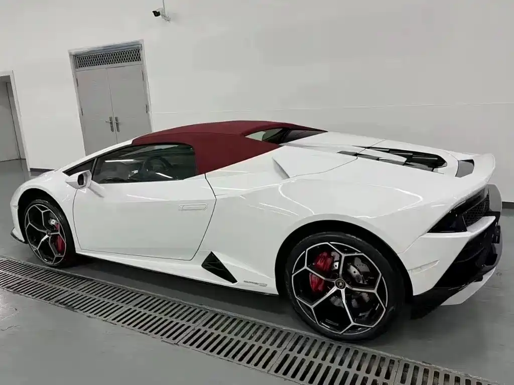 LAMBORGHINI HURACÁN