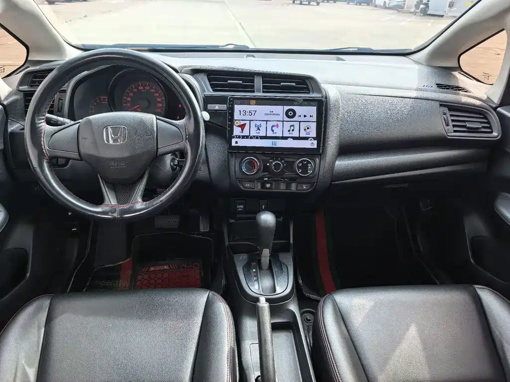 Honda Fit — миниатюра 8