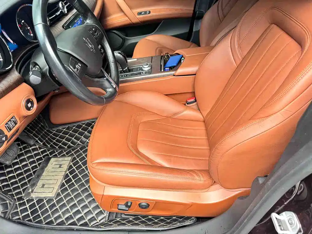 Maserati Quattroporte — миниатюра 4
