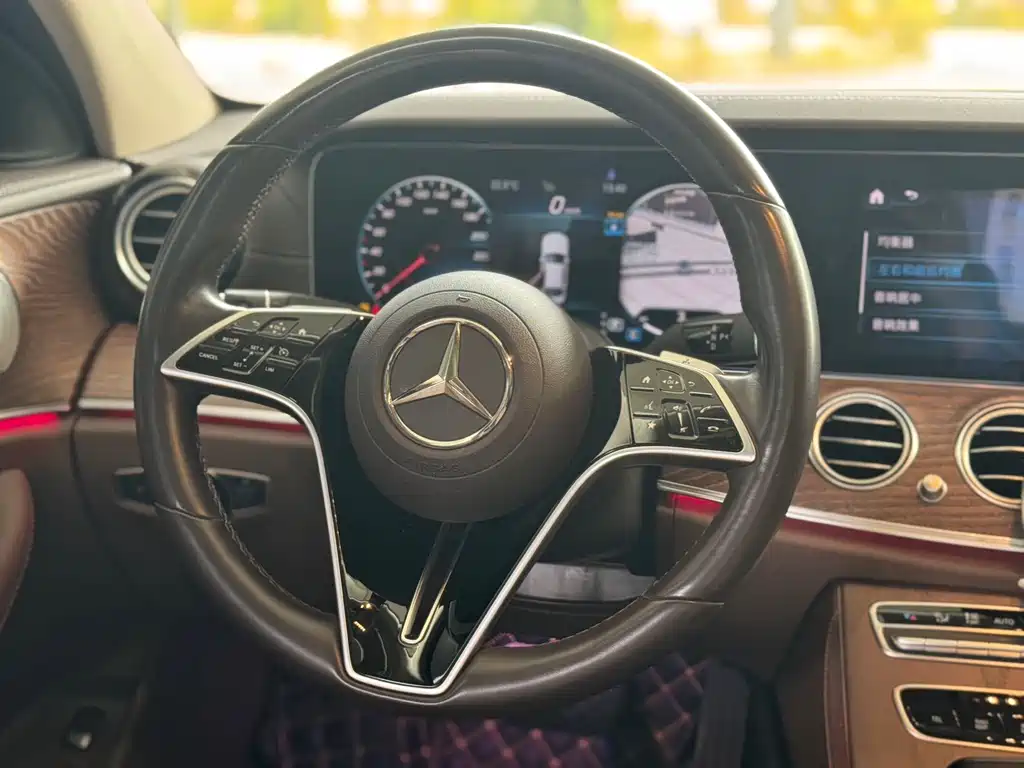 MERCEDES-BENZ E CLASS