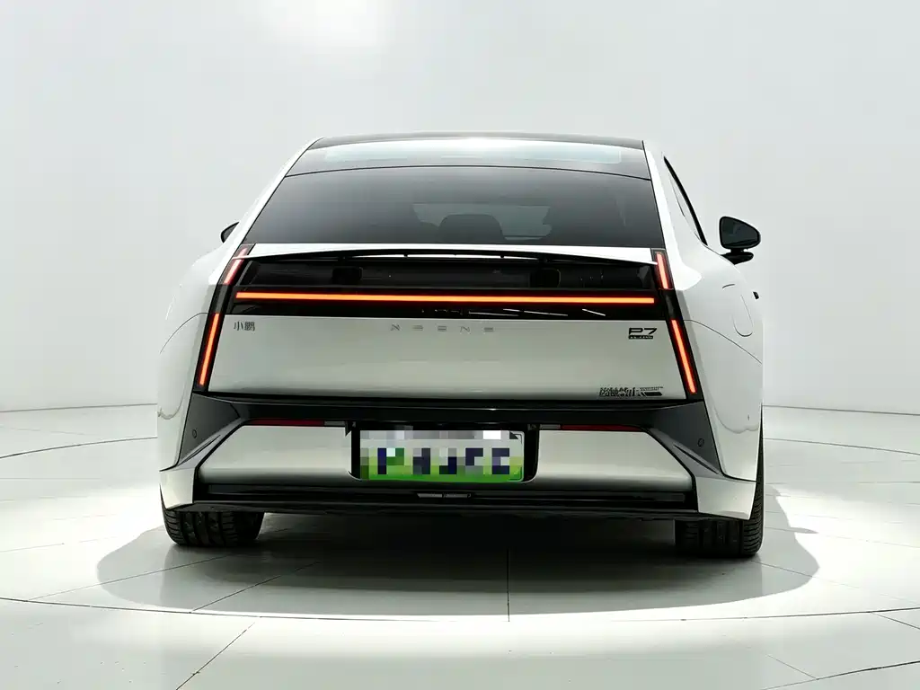 XPeng P7 — миниатюра 8