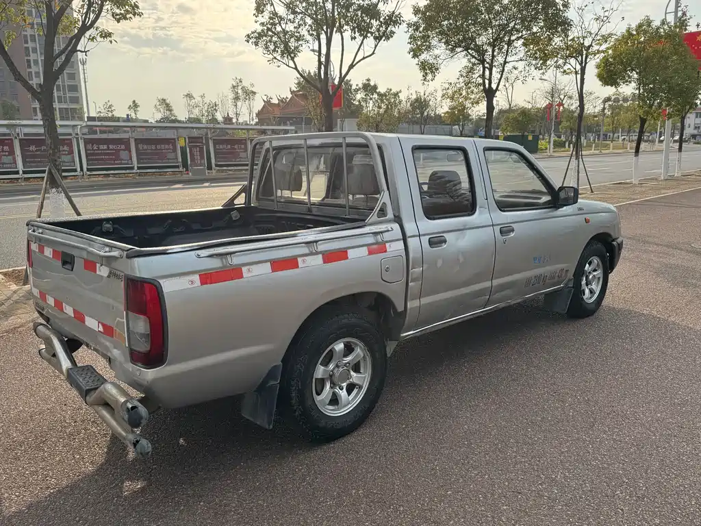 Dongfeng Rich — миниатюра 9