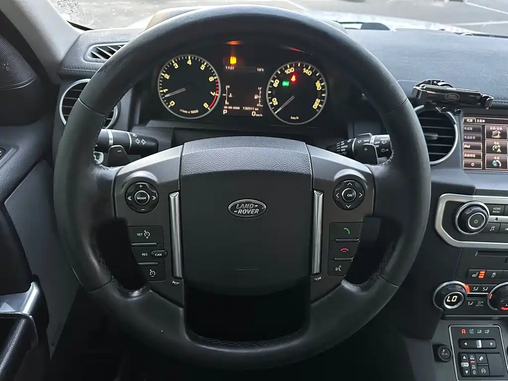 Land Rover Discovery — миниатюра 7