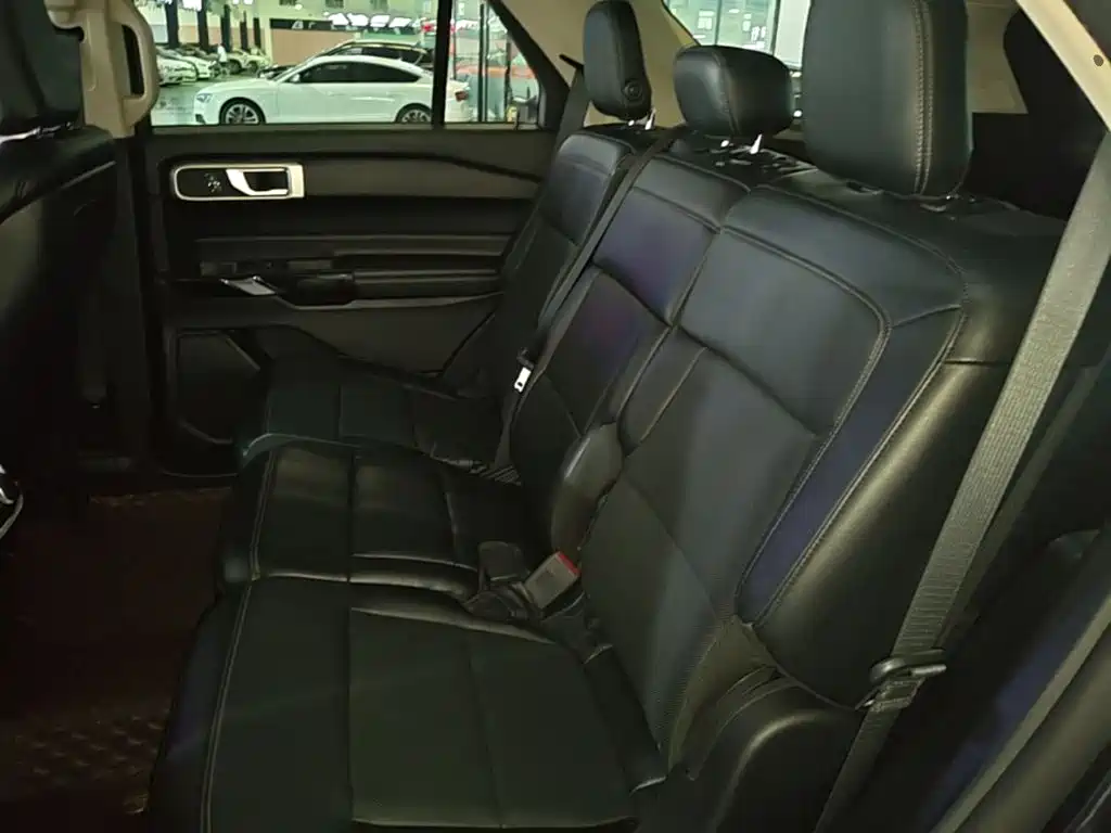 Ford Explorer — миниатюра 17