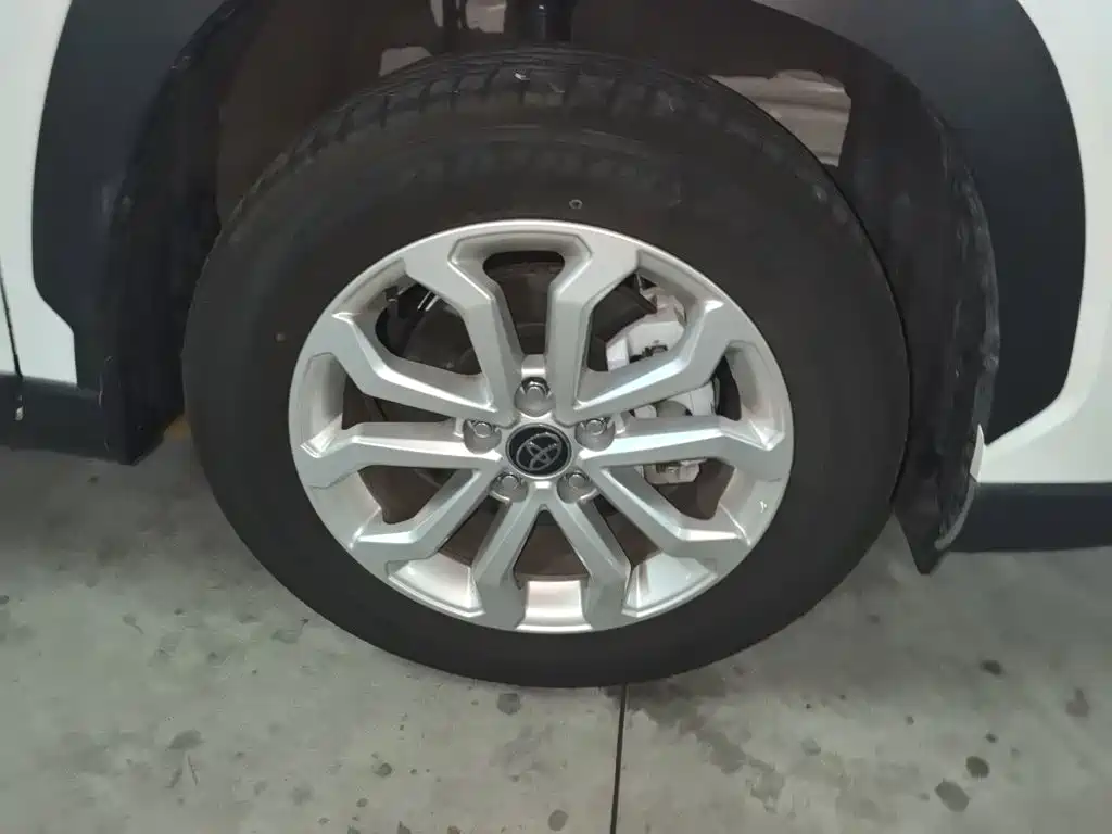 Toyota Frontlander — миниатюра 8
